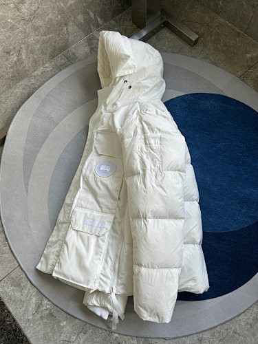 Canada Goose Ivory White Hooded Quilted Puffer Jacket